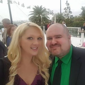 Meet your Posher, Lenore